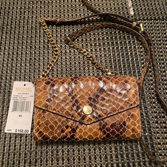 Michael Kors crossbody - Picture 1 of 6